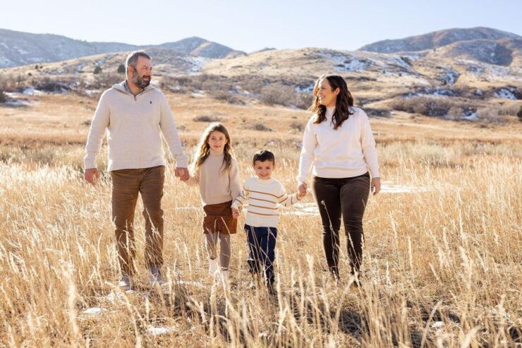 Scenic Photoshoot in Denver's Foothills - Experience the Beauty of Denvers Foothills