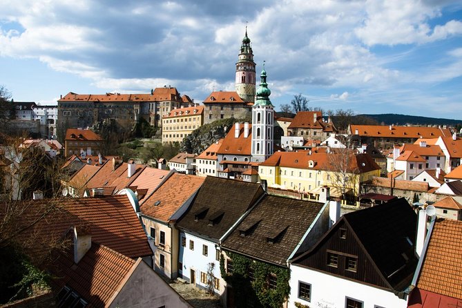 Scenic Transfer From Passau to Prague With 2-Hours Guided Tour of Cesky Krumlov - Customer Reviews and Feedback