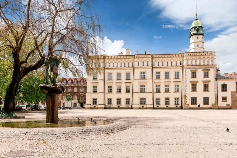 Schindler's Factory & Kazimierz Jewish Quarter Tour - Exploring Krakow’s Jewish Heritage and Schindler’s Factory: A Complete Guide