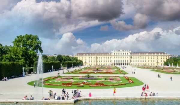 Schoenbrunn Palace Private Walking Tour - Directions
