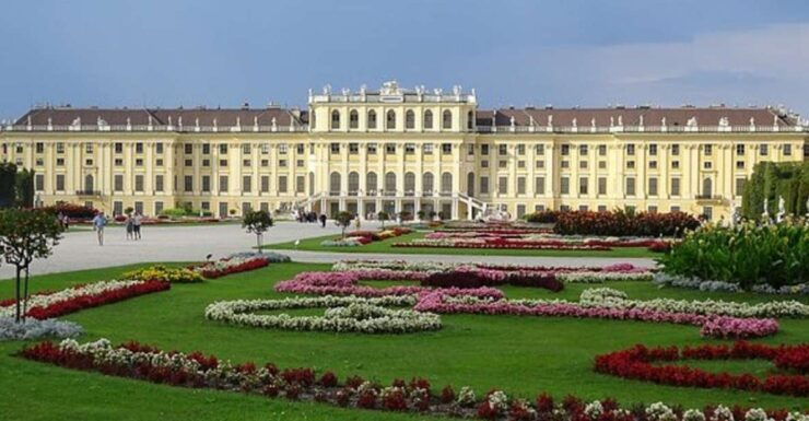 Schönbrunn Grand Tour: Private Skip-the-Line Walking Tour - Tour Duration and Starting Times