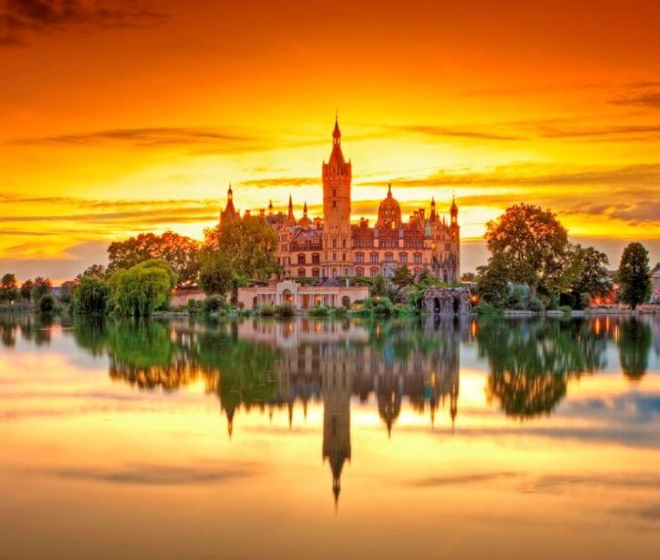 Schwerin: City Highlights Guided Tour - Impressive Buildings: Schwerin Castle & Cathedral