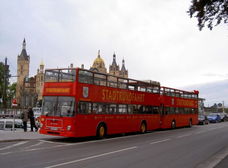 Schwerin: Hop-On Hop-Off Double-Decker Bus Tour - Tour Highlights