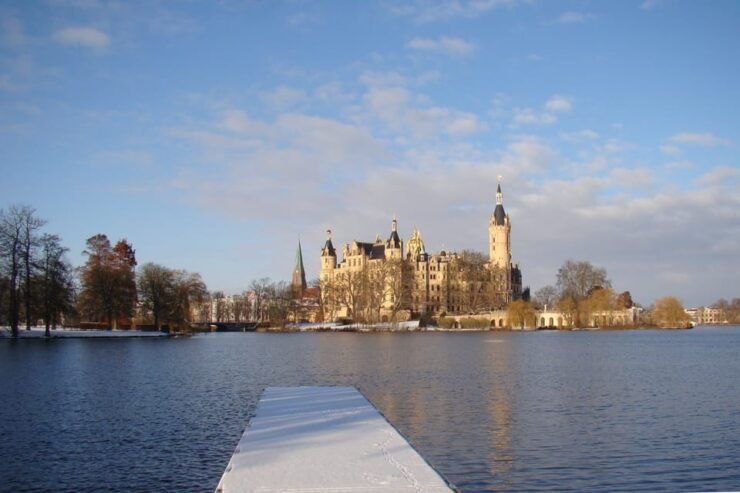 Schwerin: Local Pub Experience Tour With Drinks - Booking Information