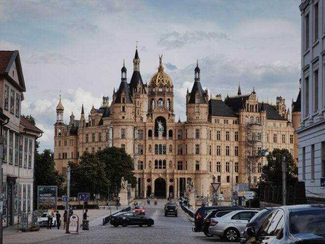 Schwerin: Private Guided Walking Tour - Schwerin City