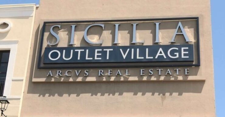 Sciacca: Sicilia Outlet Village Roundtrip Transfers - Booking Tips for Convenience