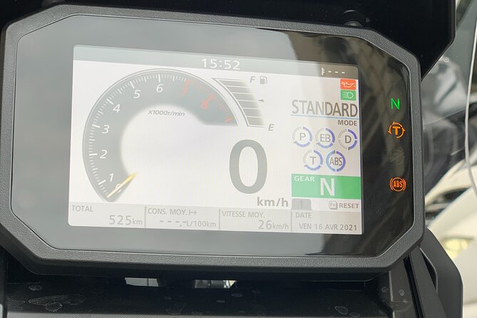 Scooter Rental X-Adv Honda  (A2 License) Paris - Guide to Paris (English)