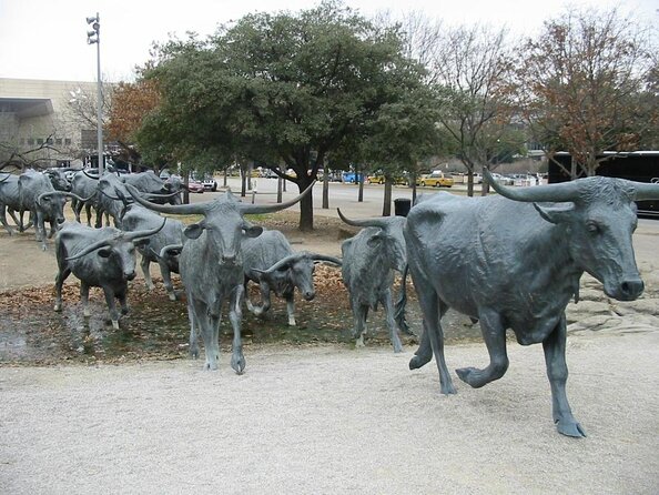 Scooter Tour of Historical Houses in Dallas With Virtual Guide - Virtual Guide Features