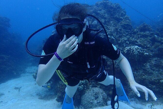 Scuba Diving and shopping on the Hipstrip. - Good To Know