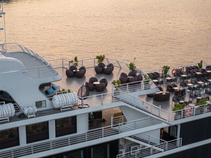 Sea Octopus Day Cruise: Ha Long Bay with Ti Top & Sung Sot - Ti Top Island: beach time or a steep climb