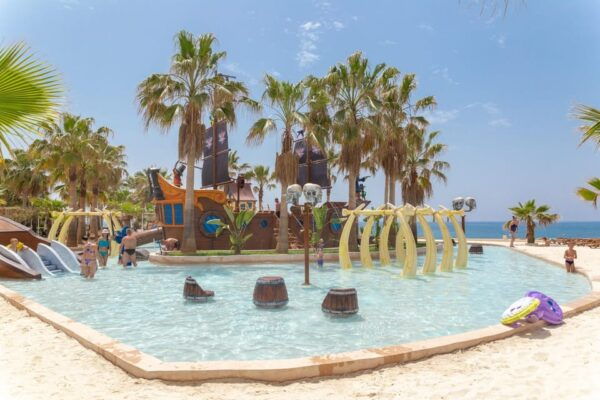 Seapark: Swimming in Pool Aquarium With Authentic Creatures - Important Visitor Information