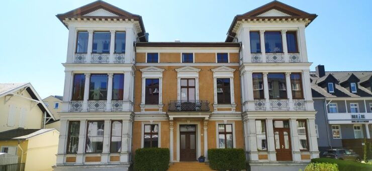 Seaside Resorts Tour - Experience