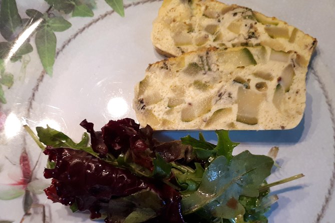 Seasonal French Lunch and Small-group Tour of Montmartre - Cancellation Policy