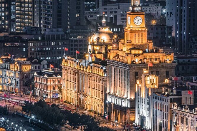 Seat in coach Night Scenery in Shanghai and Shanghai Dinsum Taste - Good To Know