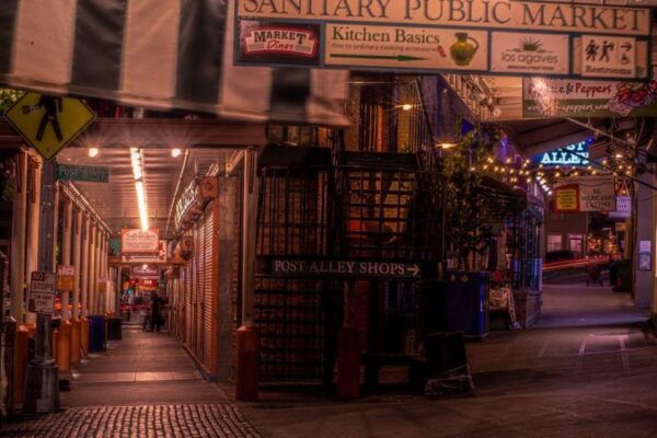 Seattle: Boos and Booze Haunted Pub Crawl - Exploring the Haunted Pubs