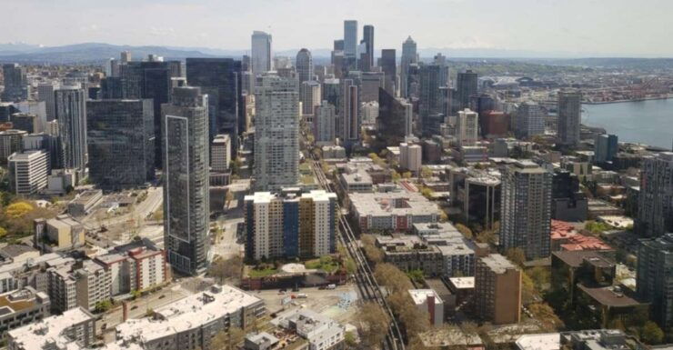 Seattle: City Walking Tour With Local Guide - Experience
