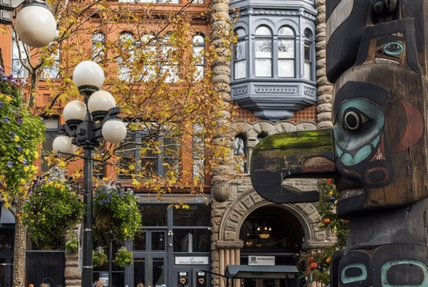 Seattle : Must-See Attractions Walking Tour With A Guide - Customizing the Tour Experience