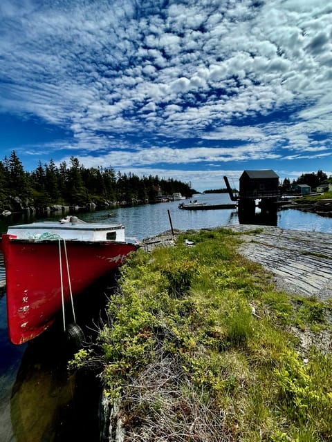 Seaweed Tours Lunenburg N.S Can UNESCO World Heritage Site. - Scenic Shoreline Discoveries