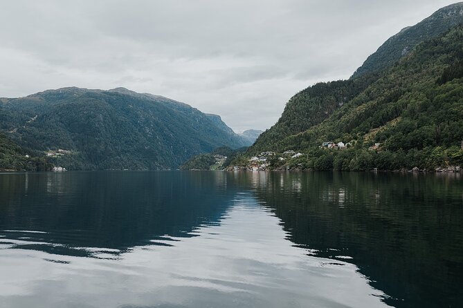 Secluded Hardangerfjord RIB Safari and Hidden Gem Viewpoint Hike - Exploring the Hidden Gems of the Region
