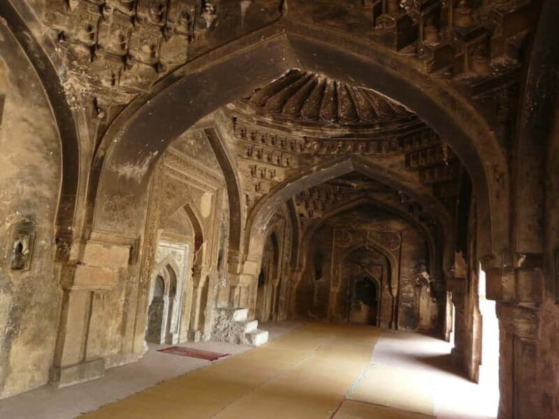 Secret and Spooky Ruins of Mehrauli Archaeological Park - What to Bring and Keep in Mind