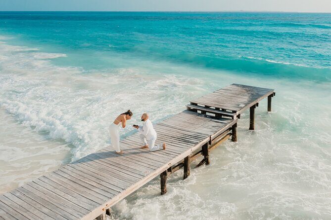 Secret Proposal Photoshoot with Drone in Cancun - Why This Proposal Photoshoot Works Well