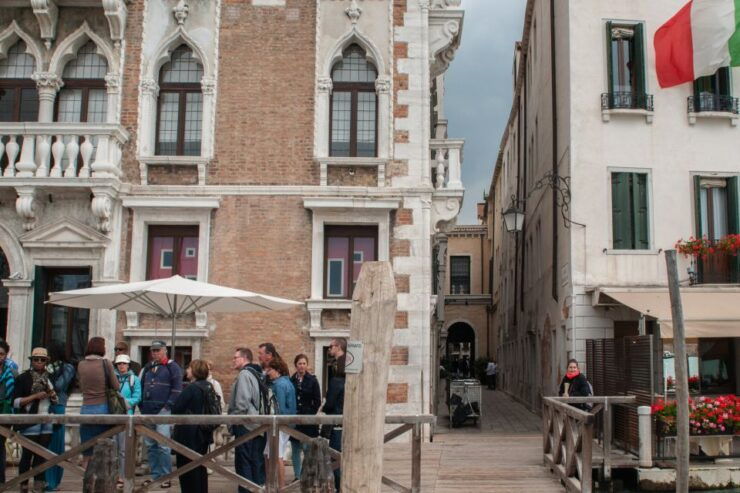 Secret Venice & Gondola Tour - Activity Highlights
