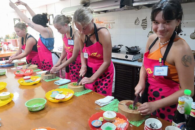 Secrets of Thai Cooking and Have Fun With a Market Tour From Chiang Mai - The Sum Up