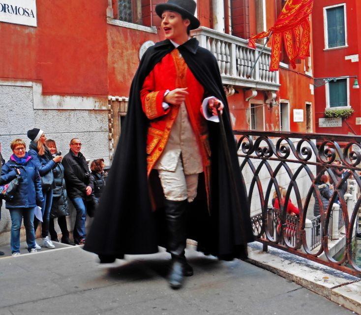 Secrets of Venice: Theatrical Carnival Walking Tour - Tour Duration and Live Guides