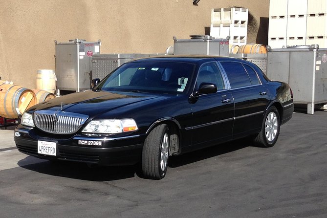Sedan Airport Transfer From Napa to SFO (One Way) - Vehicle and Amenities