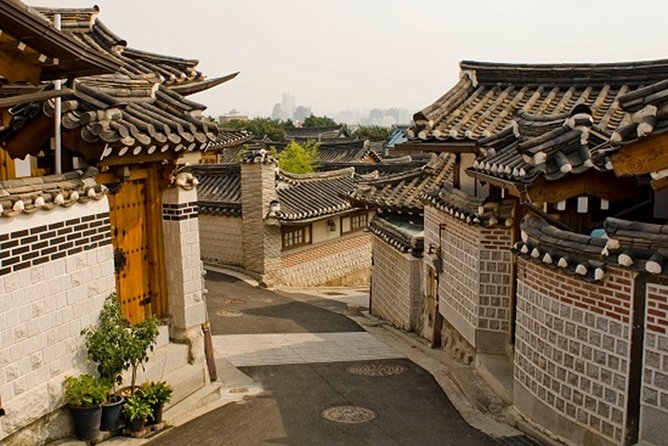 See the City Luxury to Grassroots - Historic and Local Attractions