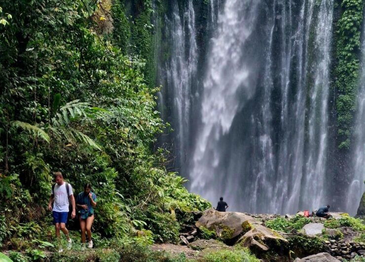 See The Stunning View Of Selong Hill and Tiu Kelep Waterfall - Tour Highlights