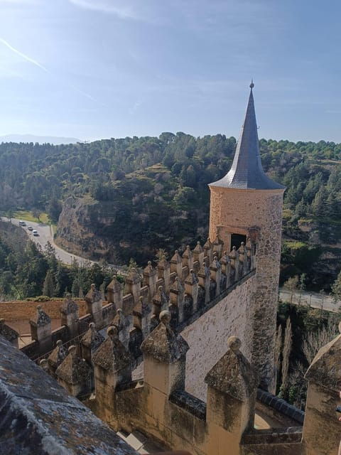 Segovia: Aqueduct, Cathedral, & Alcazar Guided Walking Tour - Important Information