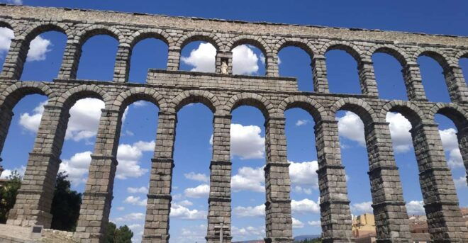 Segovia: Guided City Walking Tour With Segovia Cathedral - Directions