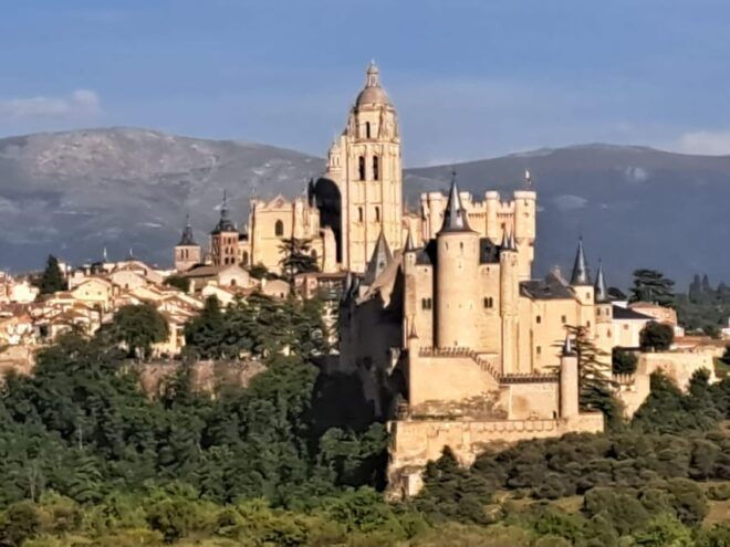 Segovia Heritage + Alcazar - Exploring the Roman Aqueduct