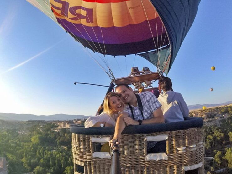 Segovia: Hot-Air Balloon Flight With Optional 3-Course Lunch - Experience Highlights