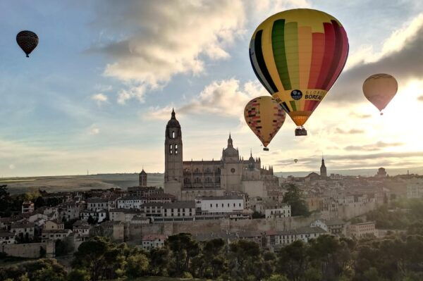 Segovia: Hot Air Balloon Flight With Optional Transfer - Transportation Options