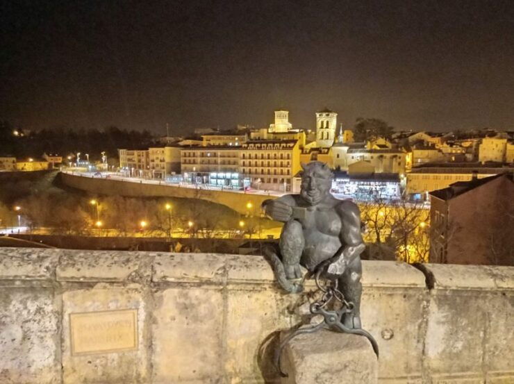 Segovia: Nighttime Walking Tour - Good To Know
