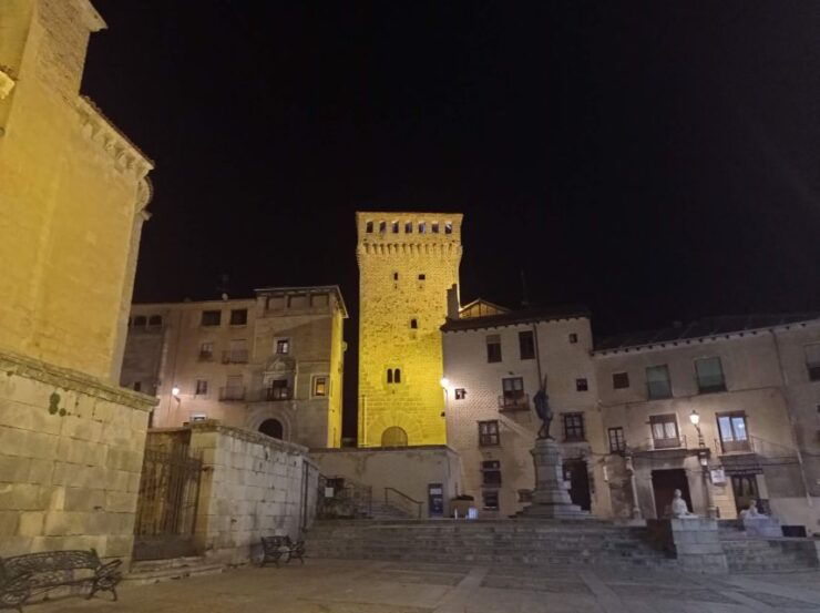 Segovia: Nighttime Walking Tour - Booking Information