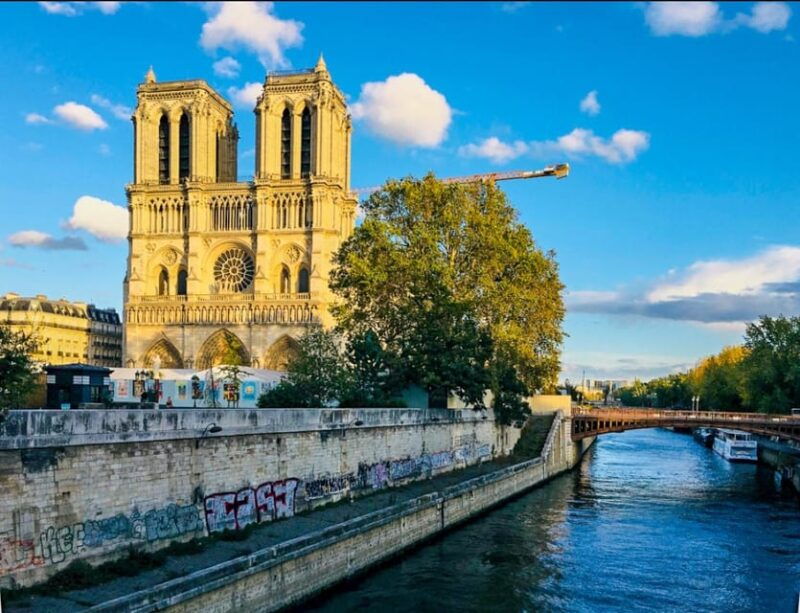 Seine River Cruise With Free Notre Dame Digital Audioguide - Highlights of the Seine River Cruise