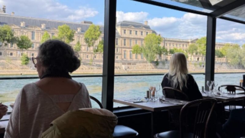 Seine River Cruise with Parisian Lunch or Dinner - What the price buys, and what it does not