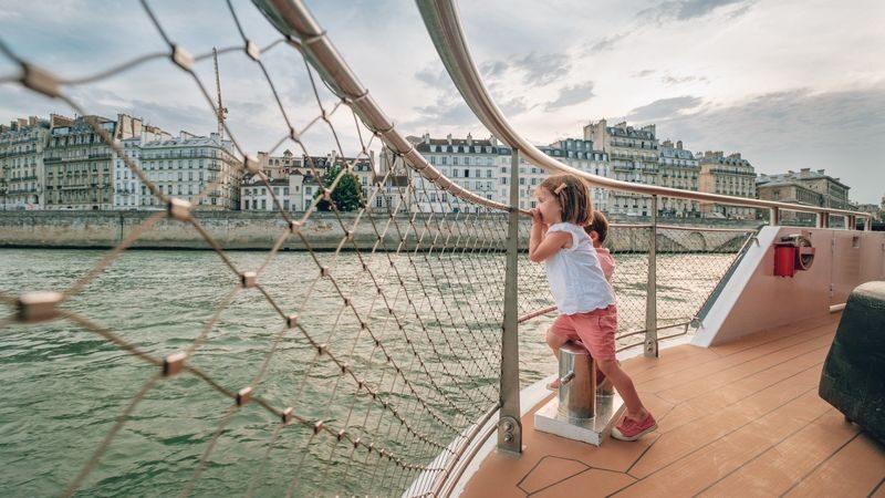 Seine River Guided Cruise Tour - Electric power is a small detail with a real effect