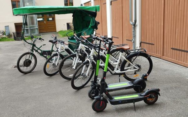 Self-Drive E-Scooter Shared Guide in Small Groups - Local Insights