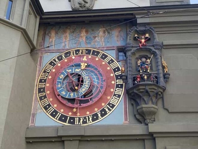 Self-Guided Audio City Tour in Bern - Audio Guide Features