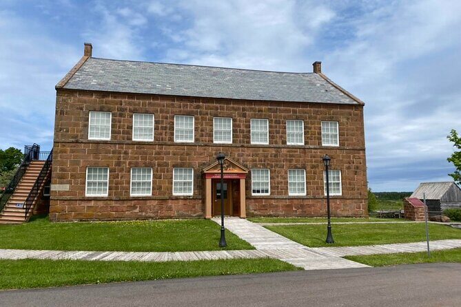 Self Guided Audio Driving Tour of the North Shore of PEI - Lighthouse and Yankee Gale of 1851