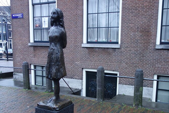 Self-Guided Audio Tour Holocaust Series: The Jewish Quarter - Offline Access and Provided Amenities