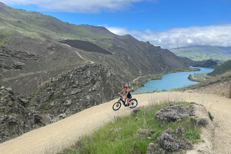 Self-Guided Lake Dunstan Cycleway Experience from Cromwell - Starting at The Junction Lookout in Cromwell