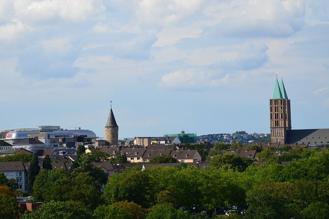 Self-Guided Scavenger Hunt and City Rally in Kassel - Flashlight and Weather Contingency