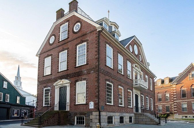 Self guided Tour of the Old Colony House - Good To Know