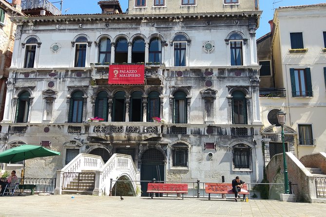 Self-Guided Virtual Tour of Casanova: a Venetian Tale of Passion - Reservation Pricing and Guarantee