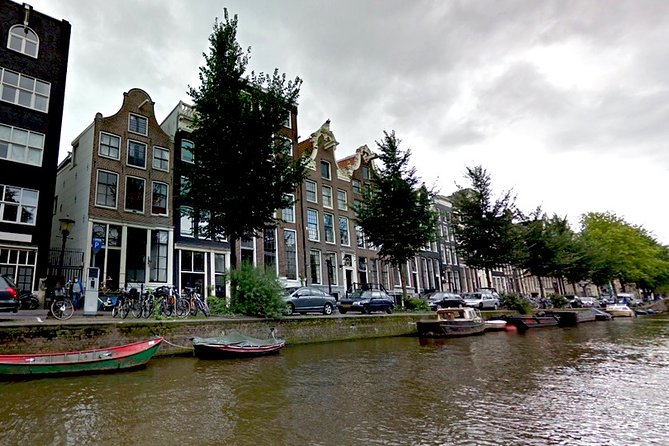 Self-Guided Virtual Tour of De Wallen: the The Red Light District - Notable Landmarks and Attractions